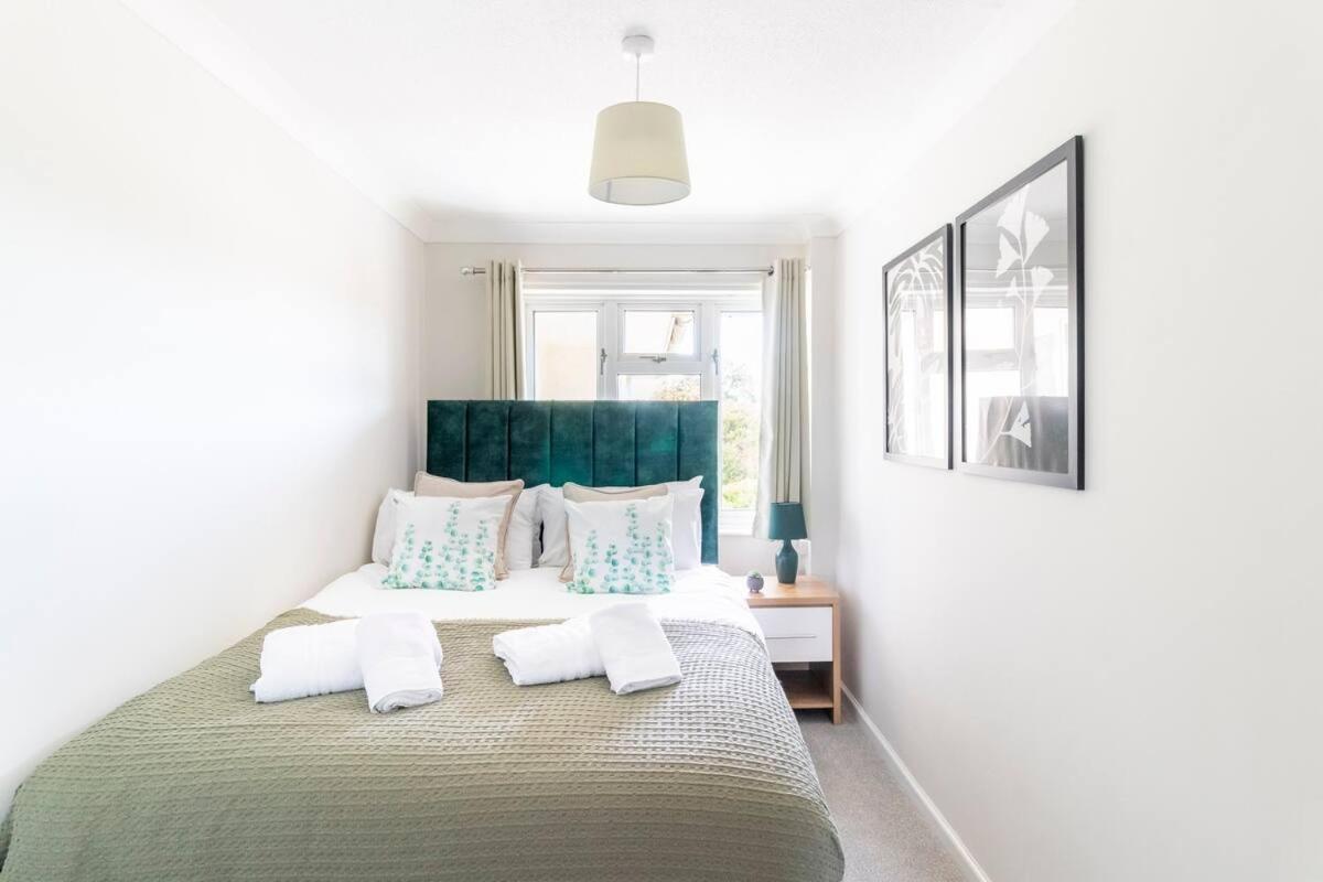 Wow! Seaview Beach Apartment Sleeps 6-Free Parking Bournemouth Exterior foto