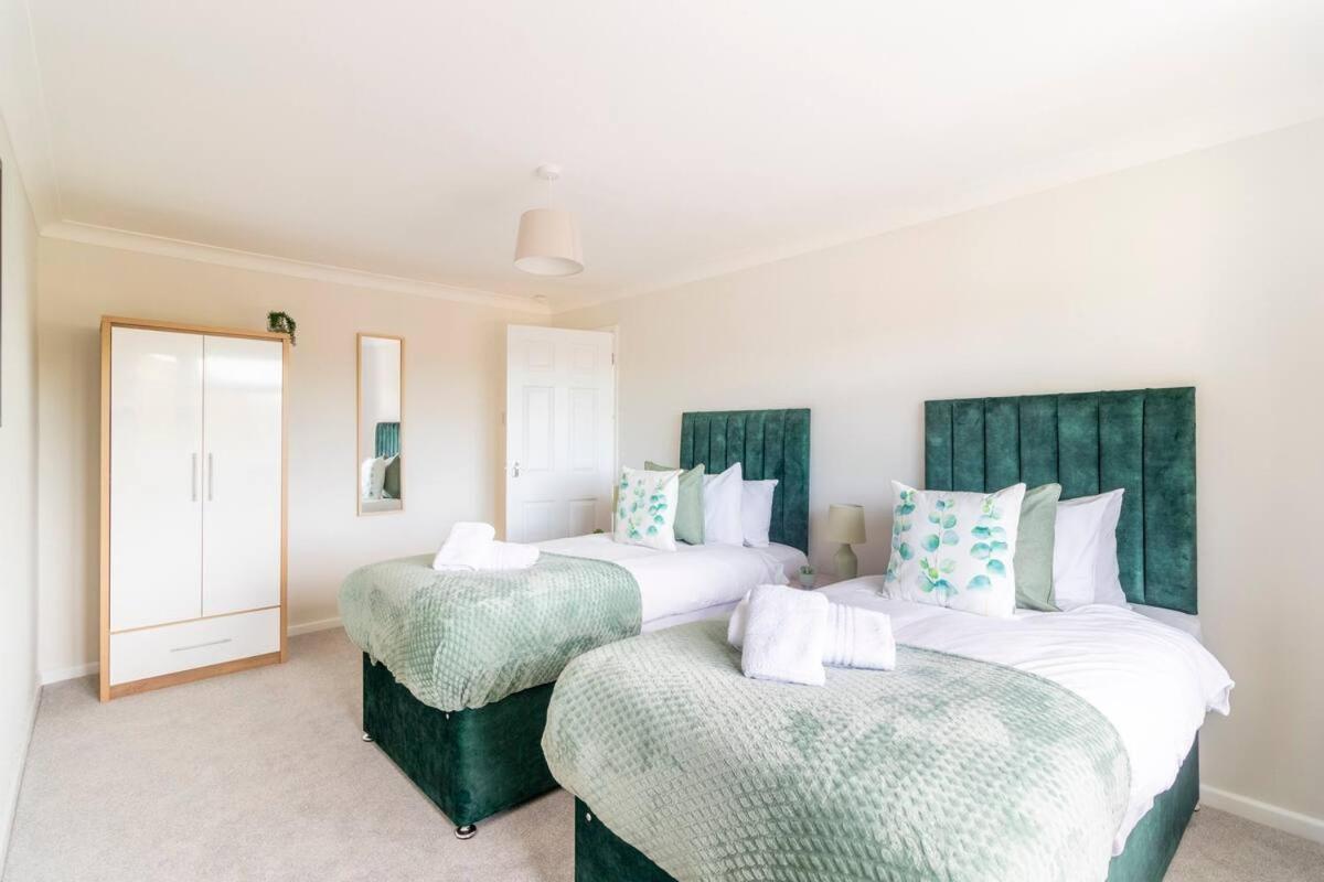 Wow! Seaview Beach Apartment Sleeps 6-Free Parking Bournemouth Exterior foto