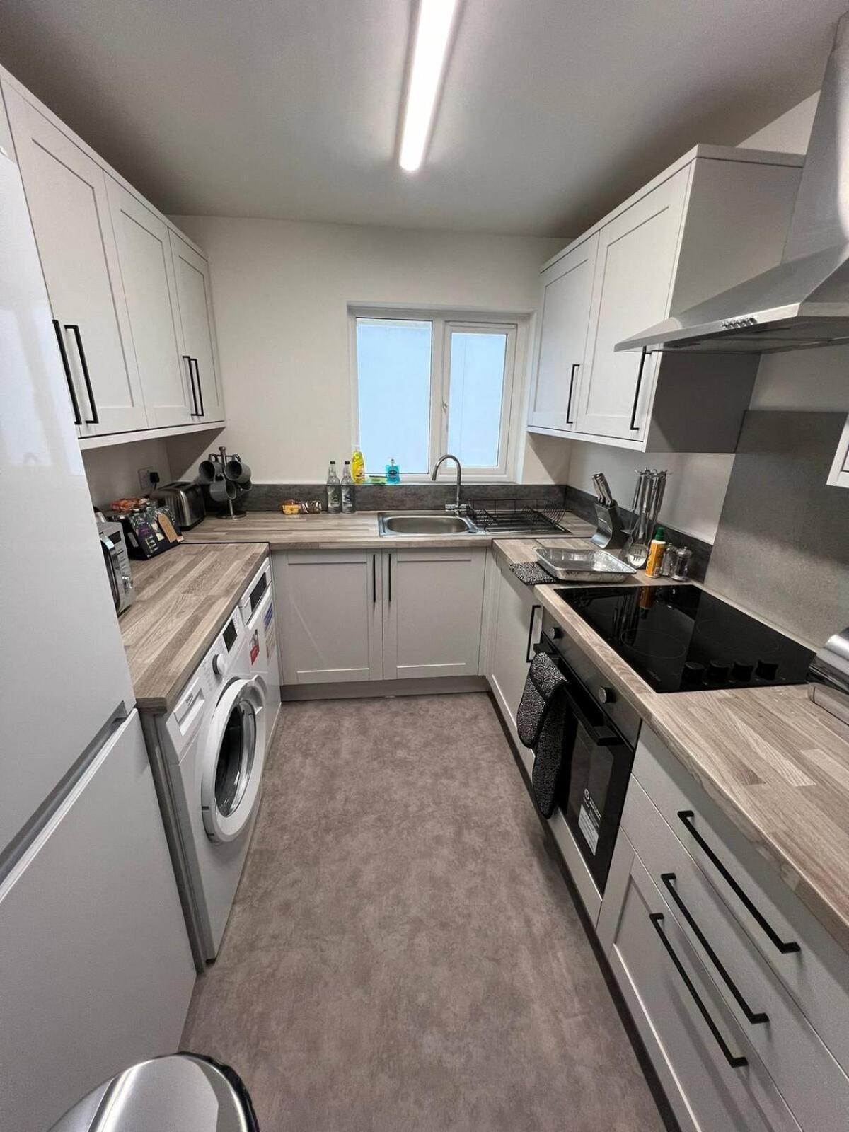 Wow! Seaview Beach Apartment Sleeps 6-Free Parking Bournemouth Exterior foto